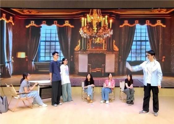 国产精品又黄又爽正在播放