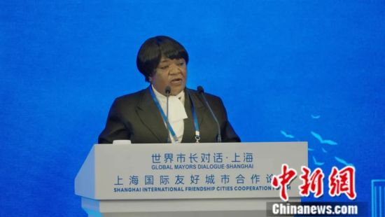 暴草初中生海报